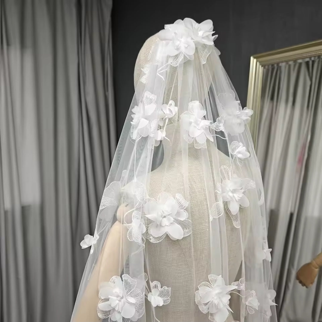Beautiful Romantic 3D Floral One Tier Ivory 300 CM Veil