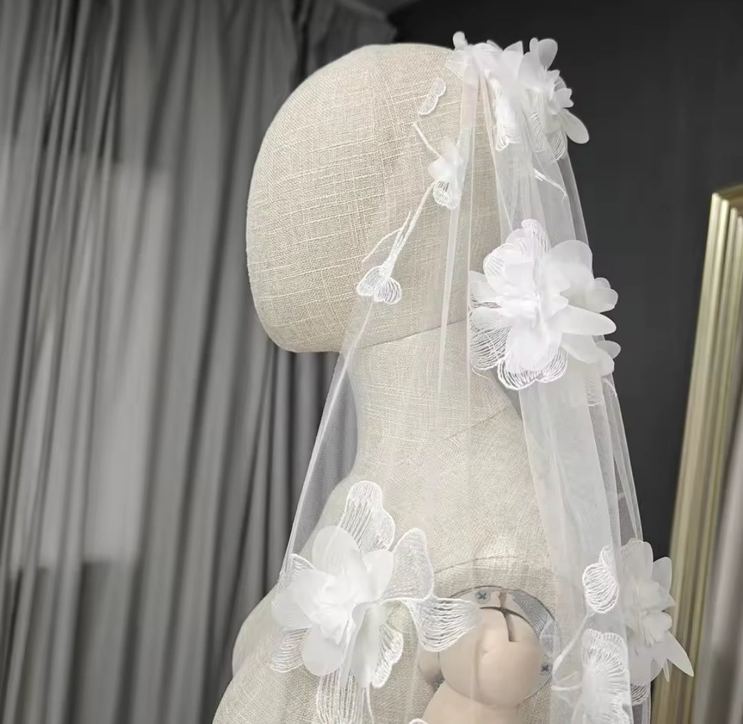Beautiful Romantic 3D Floral One Tier Ivory 300 CM Veil