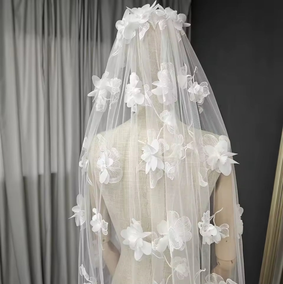Beautiful Romantic 3D Floral One Tier Ivory 300 CM Veil