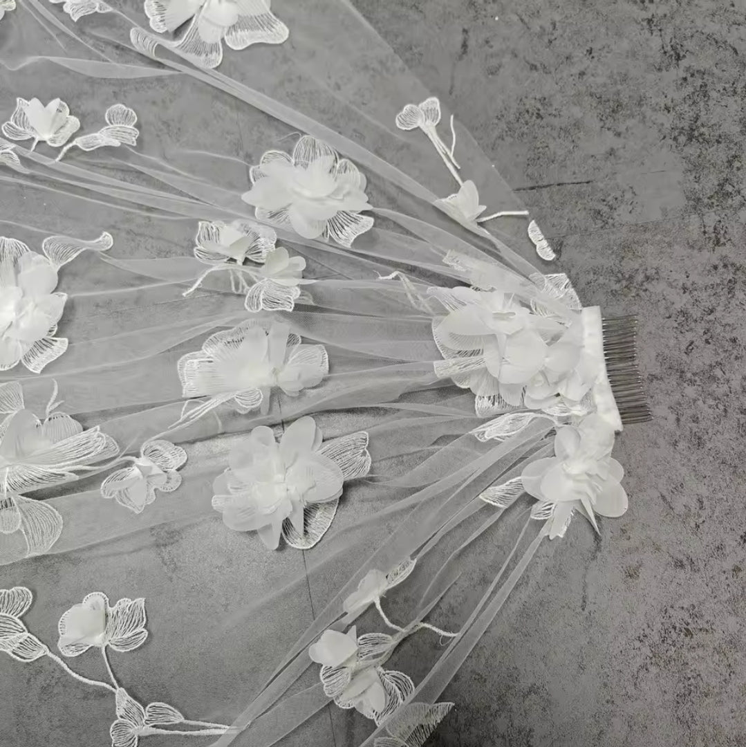 Beautiful Romantic 3D Floral One Tier Ivory 300 CM Veil