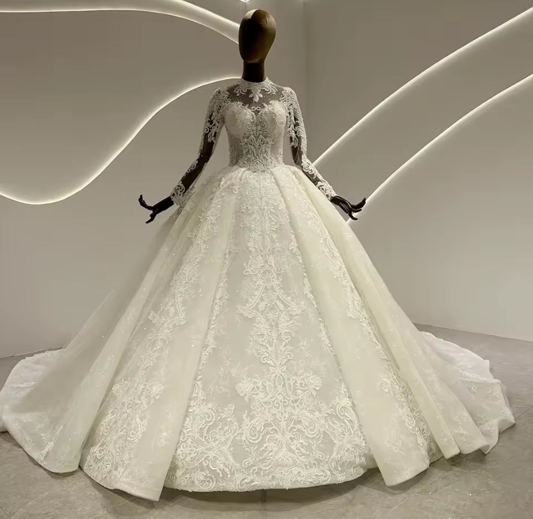Lace Long Sleeve Sweetheart Neckline And Elegant Full Lace Zip Up Back Bridal Ball Gown With 100 CM Train