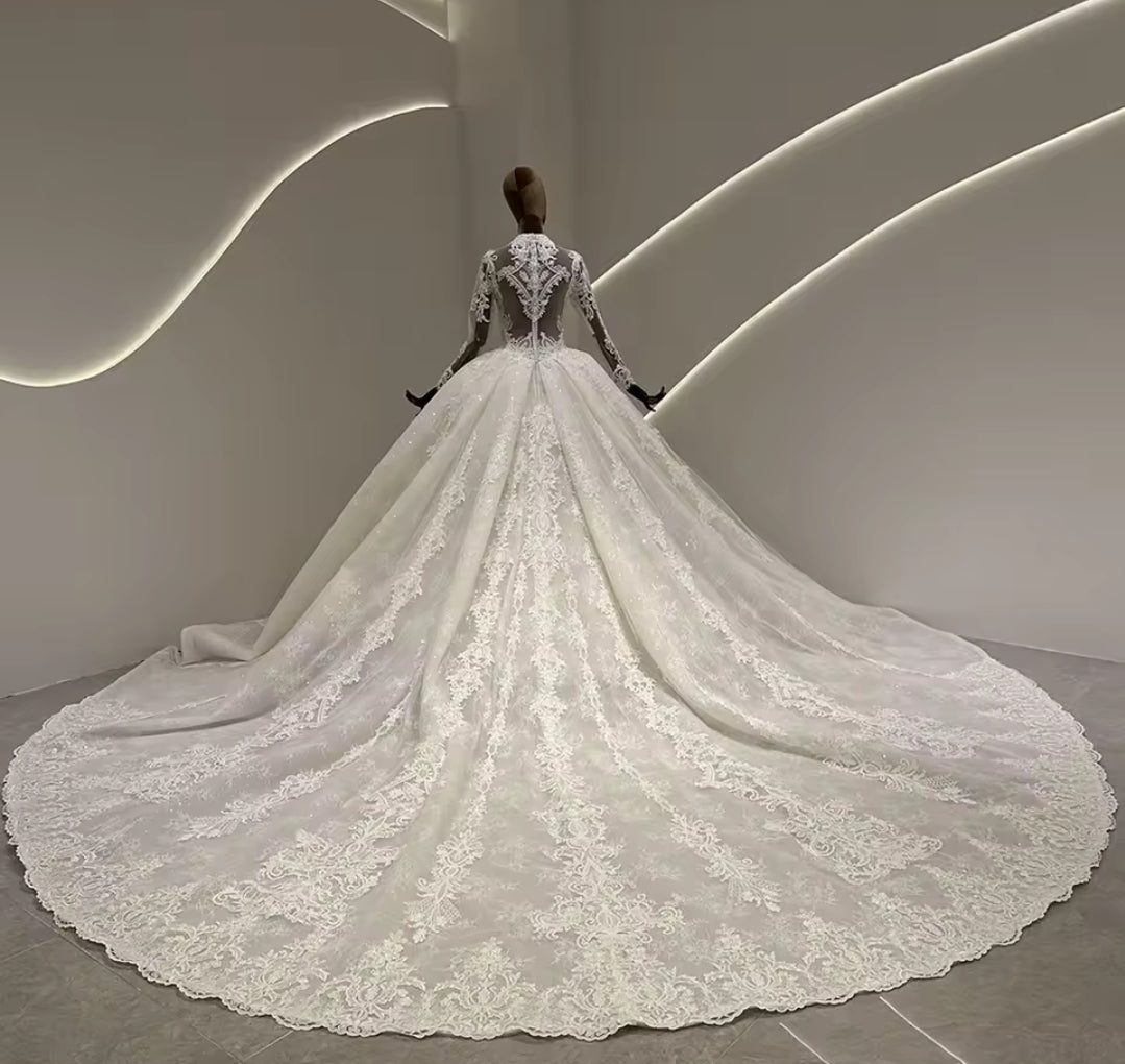 Lace Long Sleeve Sweetheart Neckline And Elegant Full Lace Zip Up Back Bridal Ball Gown With 100 CM Train