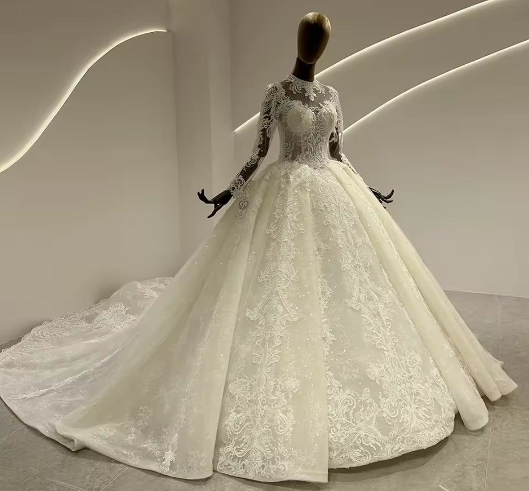 Lace Long Sleeve Sweetheart Neckline And Elegant Full Lace Zip Up Back Bridal Ball Gown With 100 CM Train