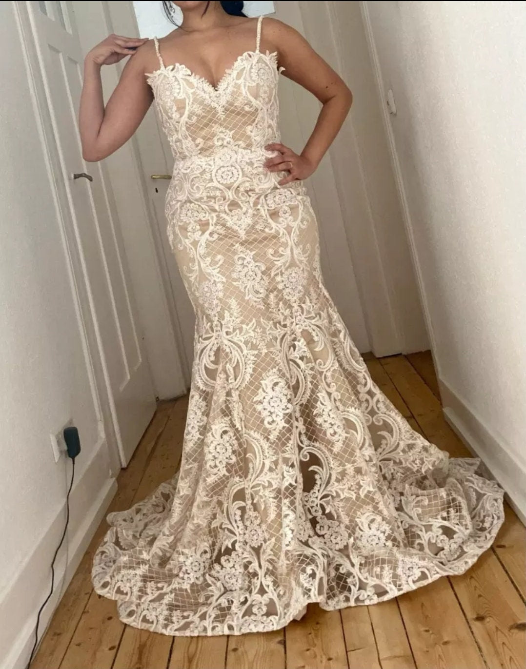 Full Lace Sleeveless Elegant Mermaid Style Bridal Gown With Brush Train