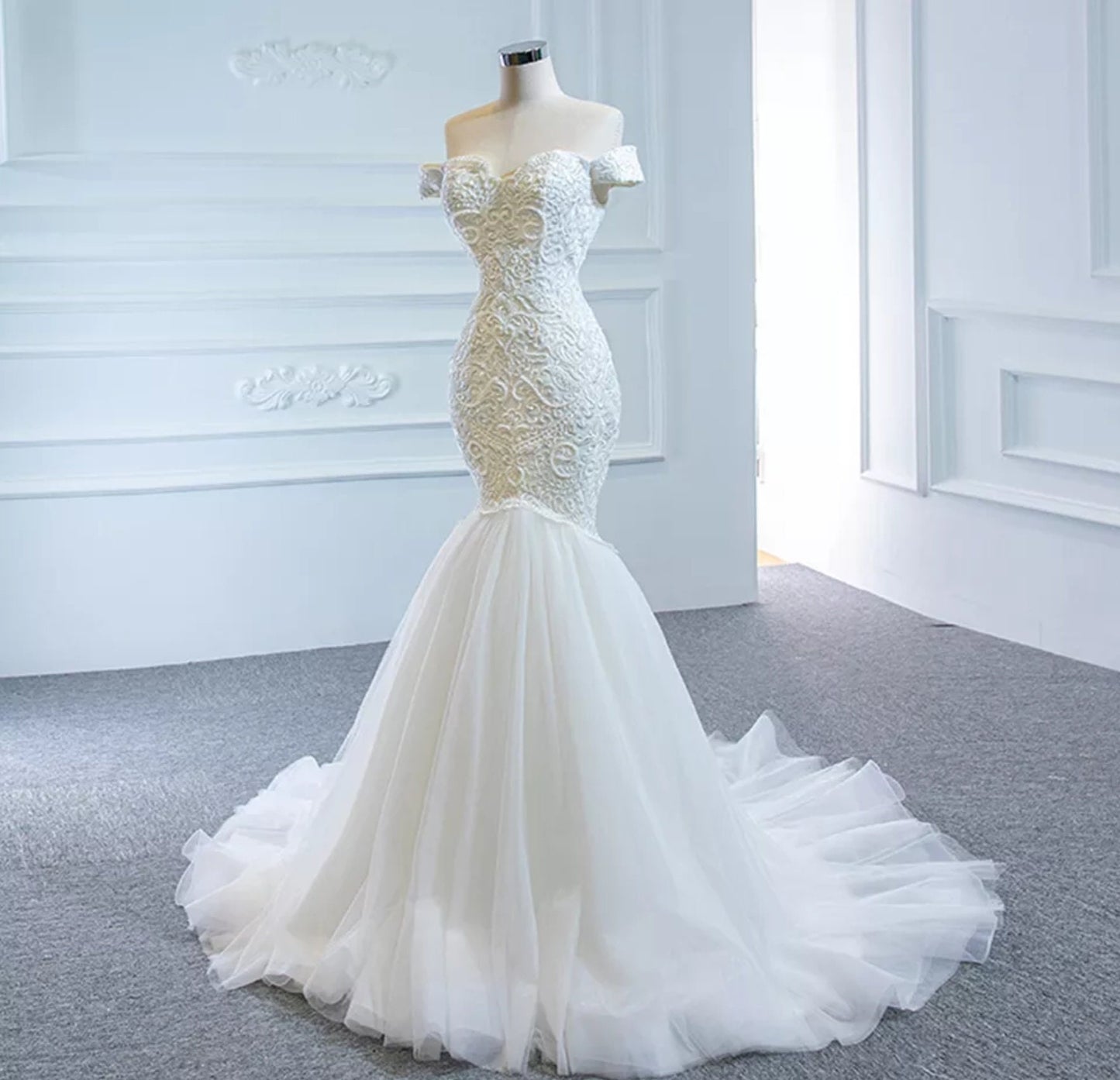 Off The Shoulder Sweetheart Beaded Appliqués & Tulle Hem Mermaid/Trumpet Gown