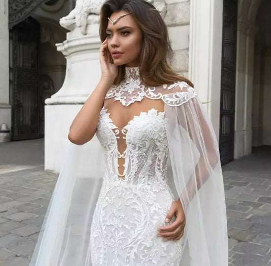 Lace Appliqués Gown With Detached High Neck Trailing Shall