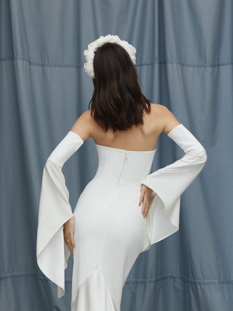 Detached Waterfall Asymmetric Cascading Edge Sleeves