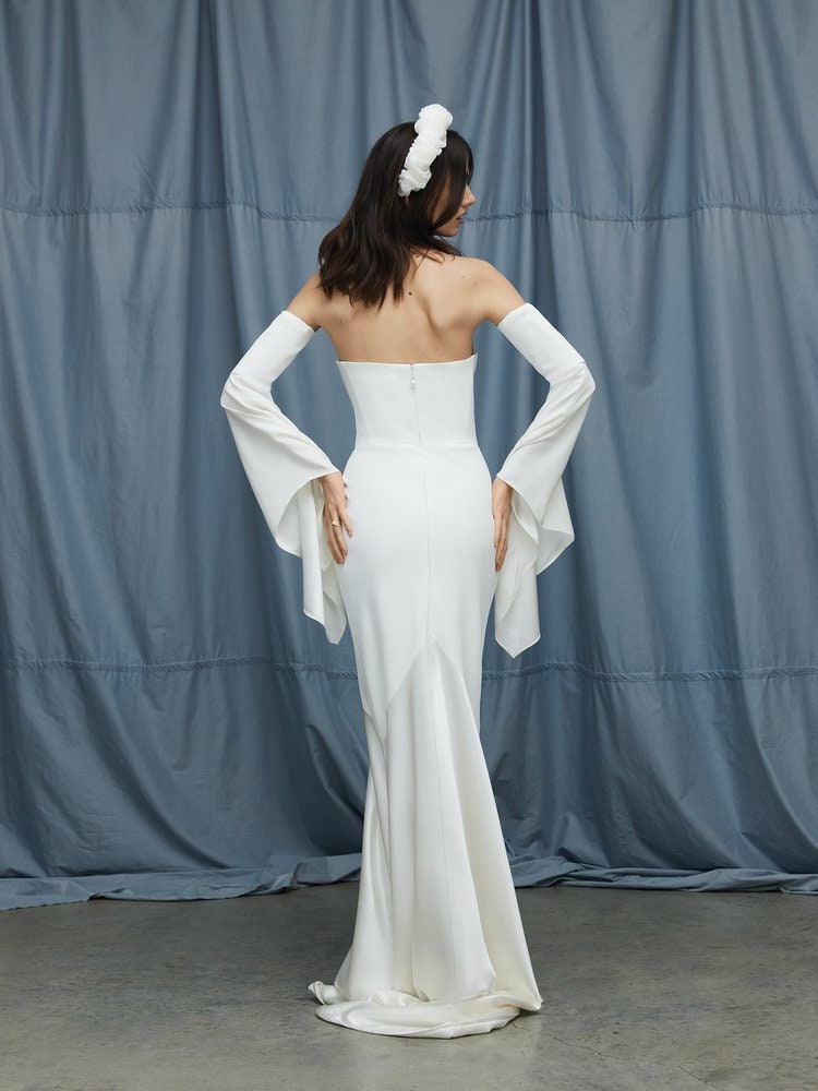 Detached Waterfall Asymmetric Cascading Edge Sleeves