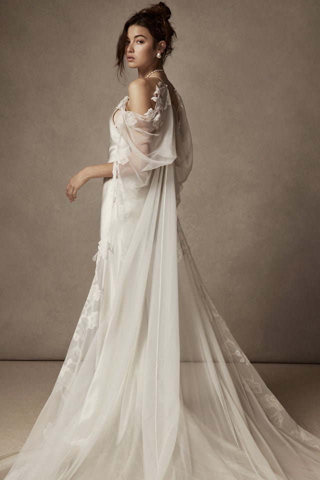 Sleek & Elegant Sleeveless Trumpet Gown With Detachable Floral Trim Cape