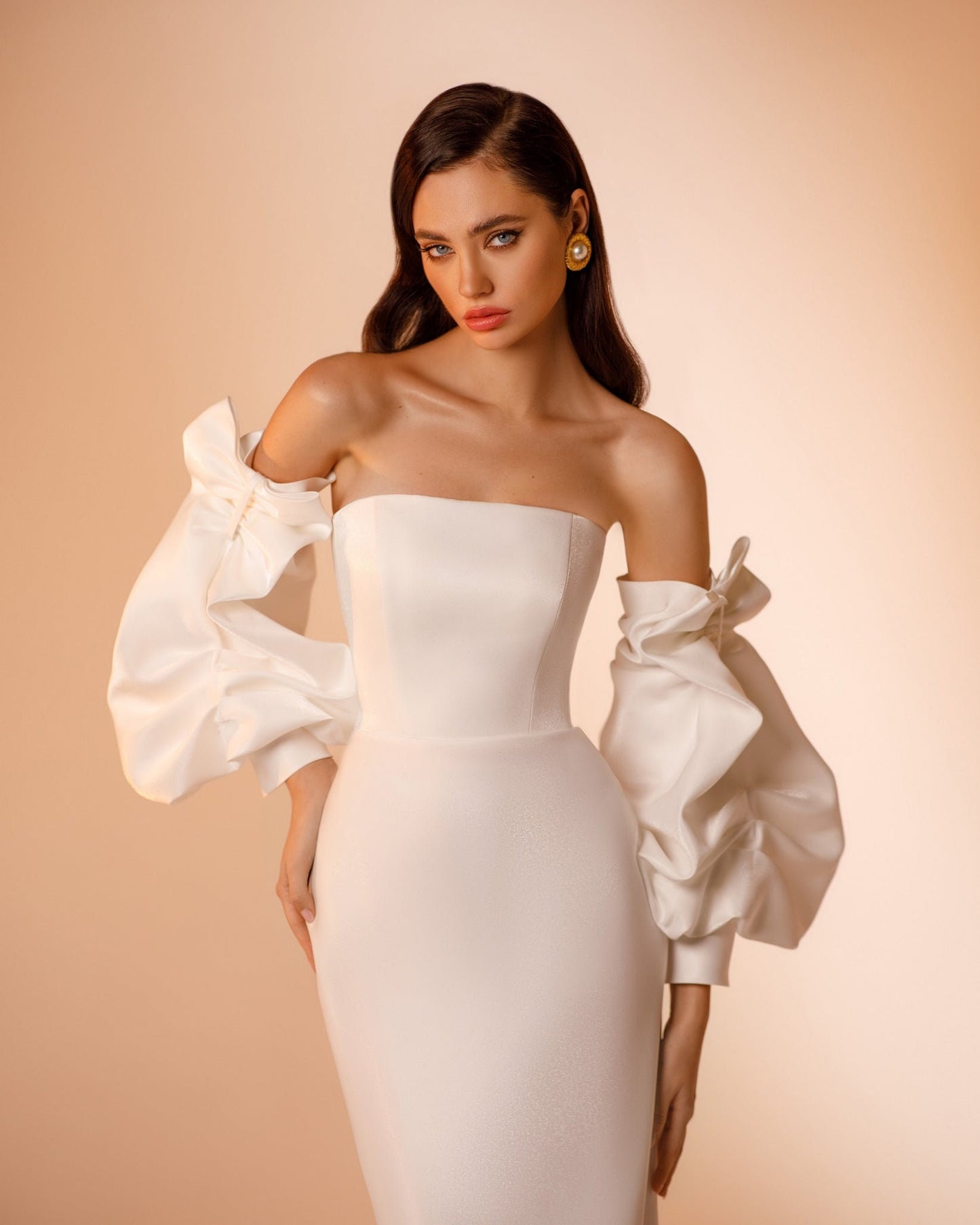 Elegant And Tasteful Multi Style Strapless Gown With Included Detached Sleeves And Detachable Knot Train