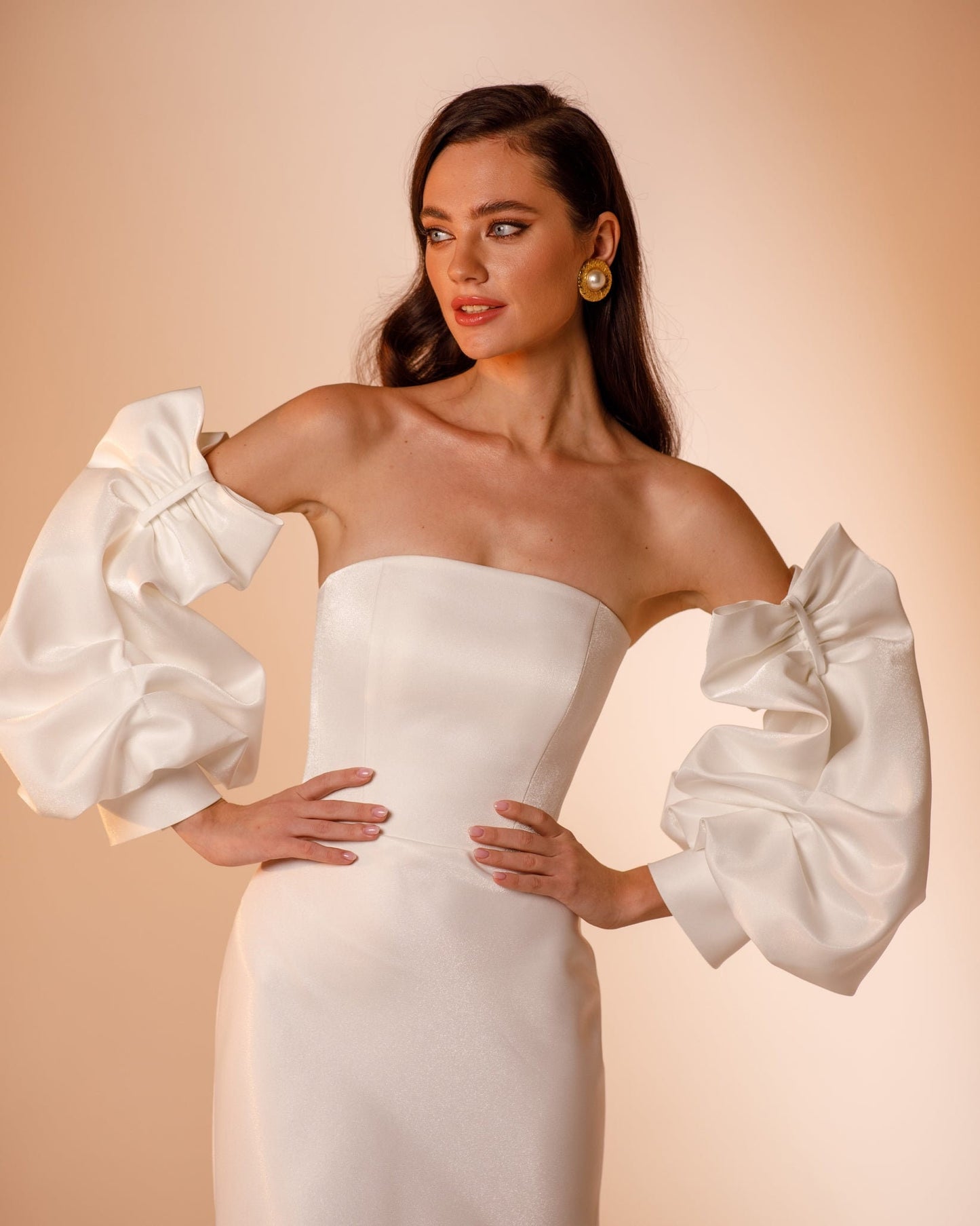 Elegant And Tasteful Multi Style Strapless Gown With Included Detached Sleeves And Detachable Knot Train