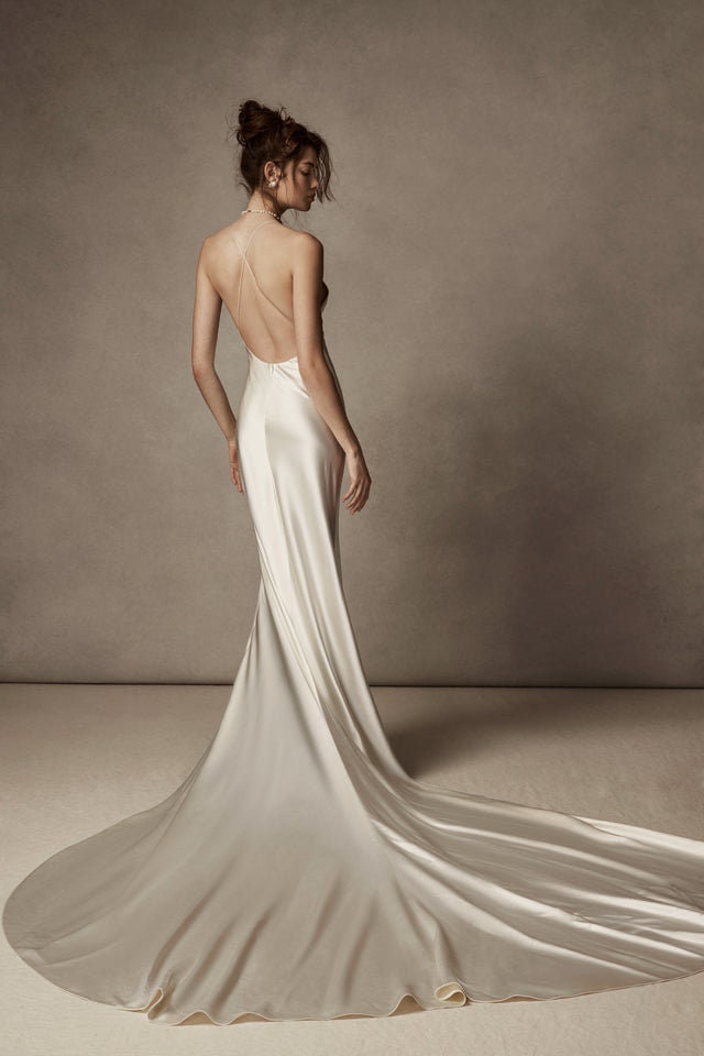 Sleek & Elegant Sleeveless Trumpet Gown With Detachable Floral Trim Cape