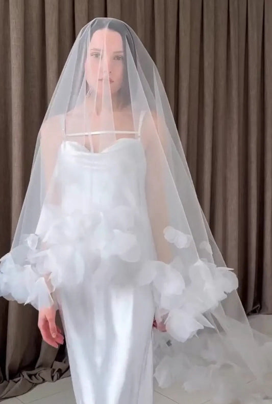 Boho Floral Edge Trimmed Single Layer Veil