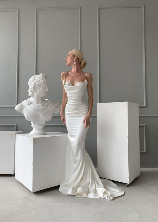 Beautiful Spaghetti Strap Scoop Neck With Underlining Floral Lace Detail Trumpet Gown