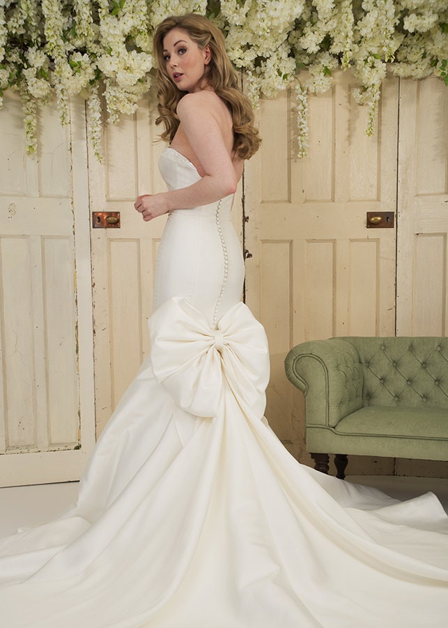 Crystal Beaded Sweetheart Trim Fit & Flare Pleated Fishtail Gown With Large Back Bow Knot Train Detail