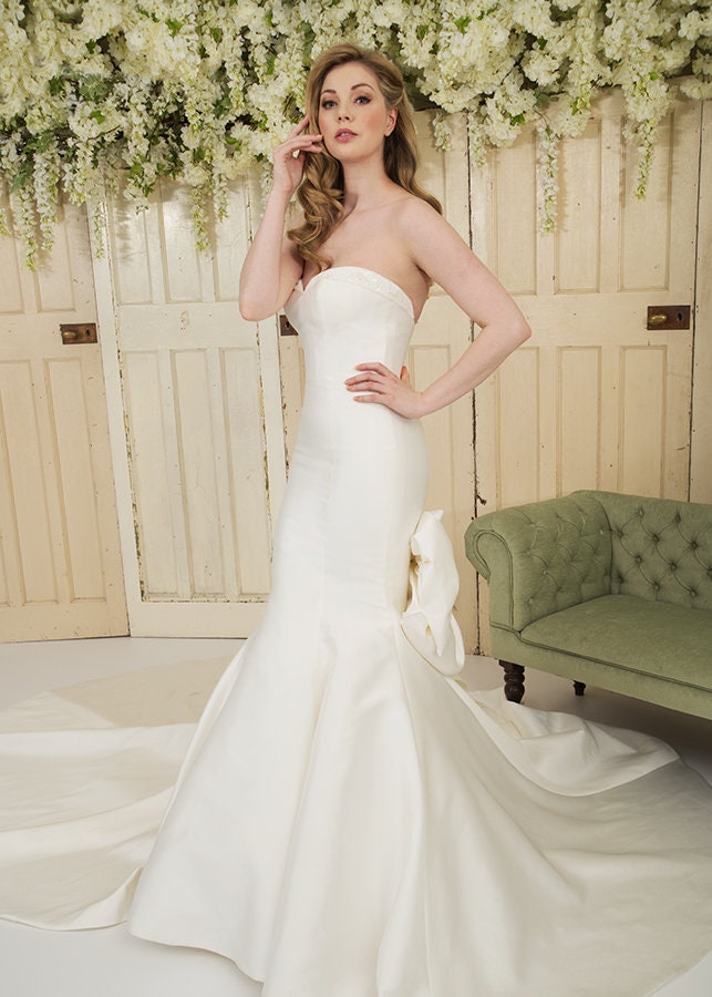 Crystal Beaded Sweetheart Trim Fit & Flare Pleated Fishtail Gown With Large Back Bow Knot Train Detail