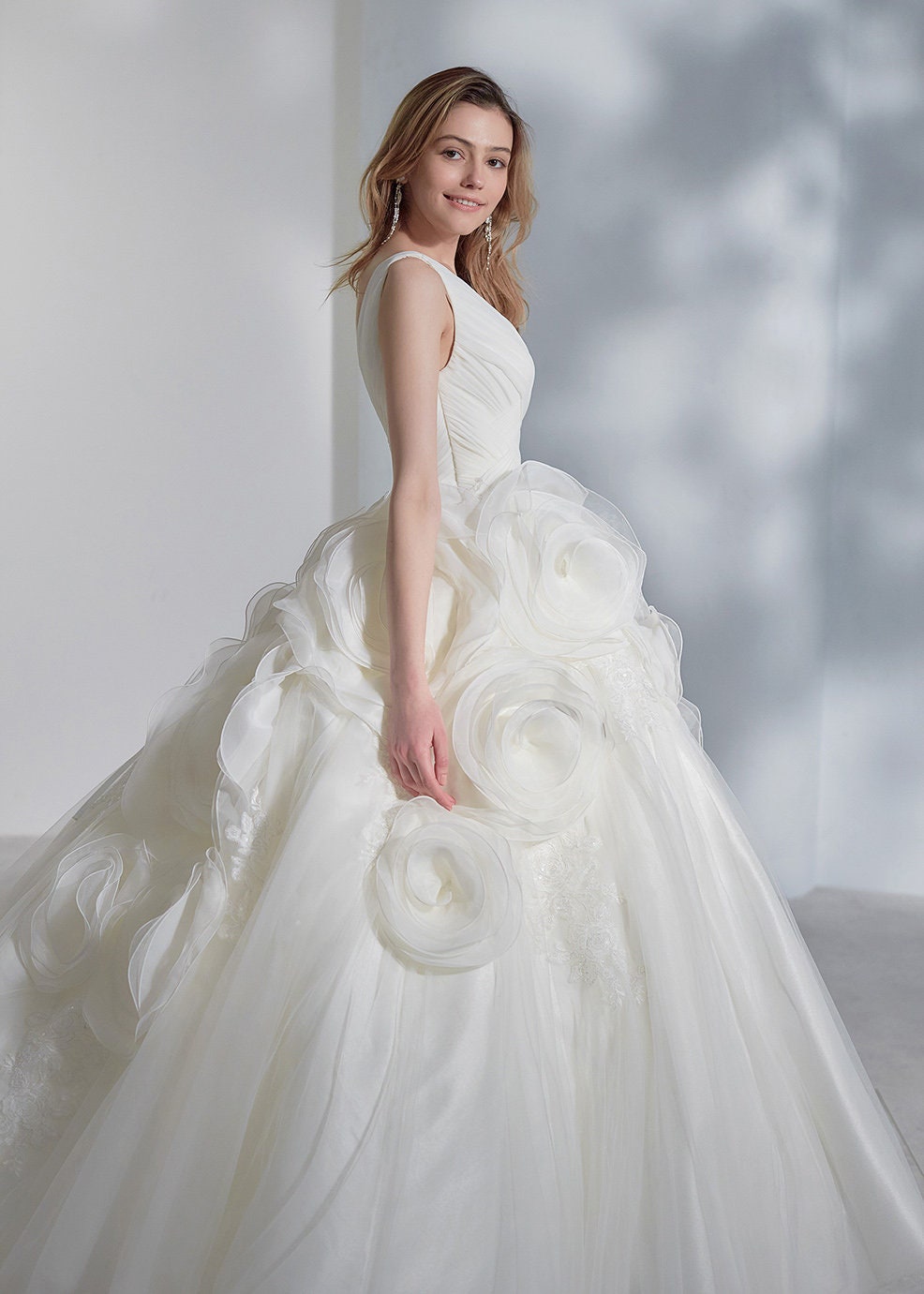 Beautiful Pleated Criss Cross Sleeveless V Neck Structured Oversized Flower And Appliqué Detail Bridal Princess Ball Gown