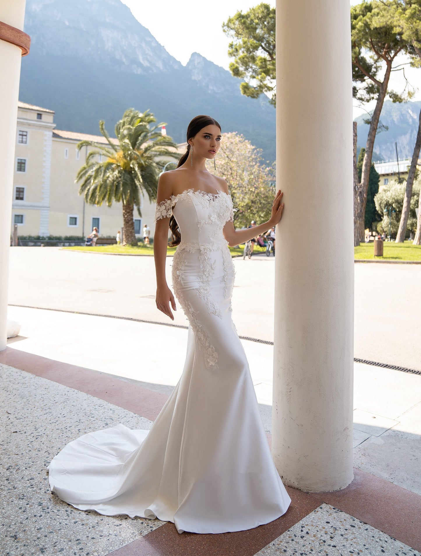 Beautiful Off The Shoulder Sweetheart Floral Lace Beaded And Pleated Trumpet Gown With Detachable Train