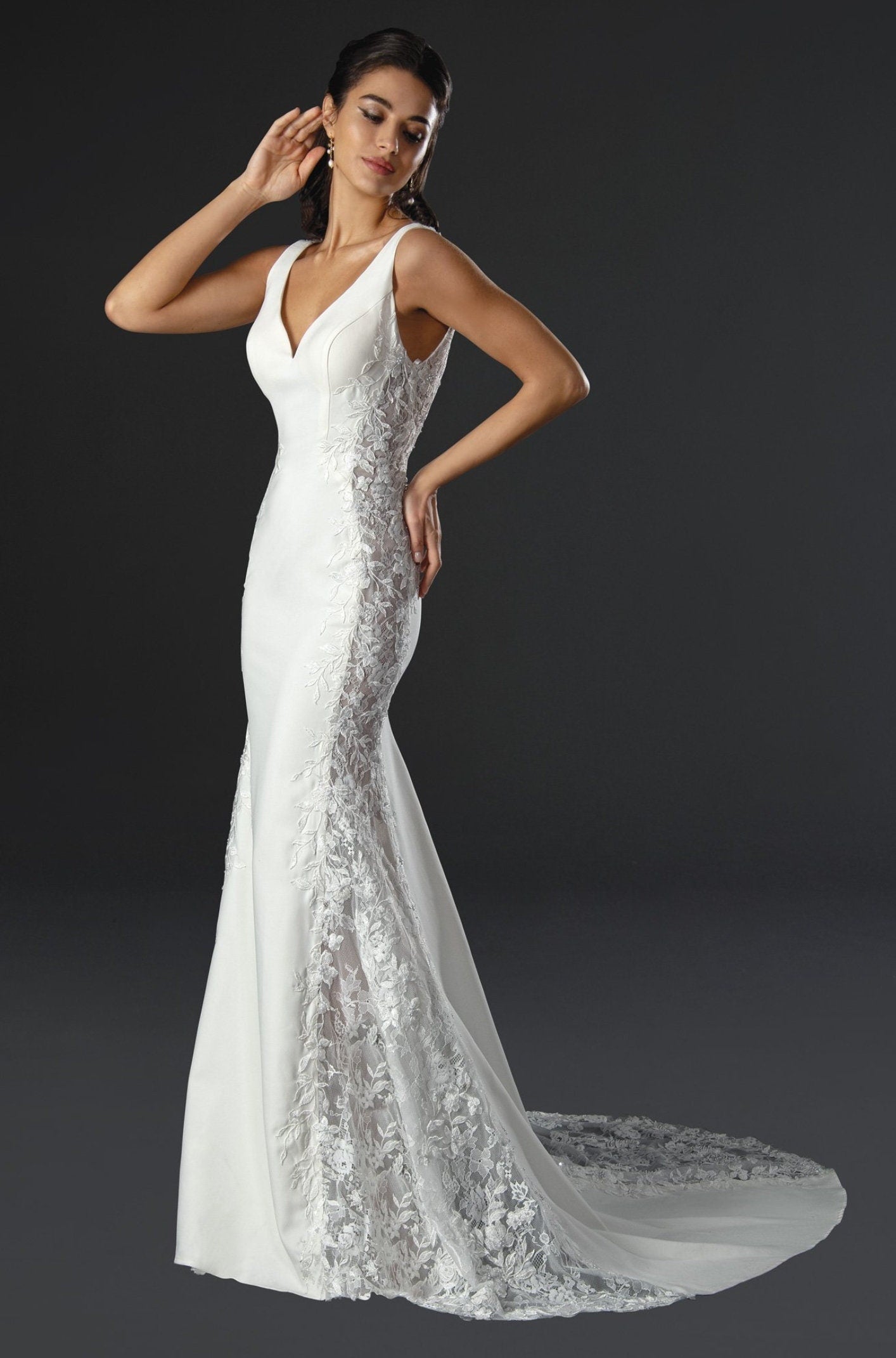 Floral Lace Side Cutout Sleeveless Trumpet Gown With Partial Floral Lace Train