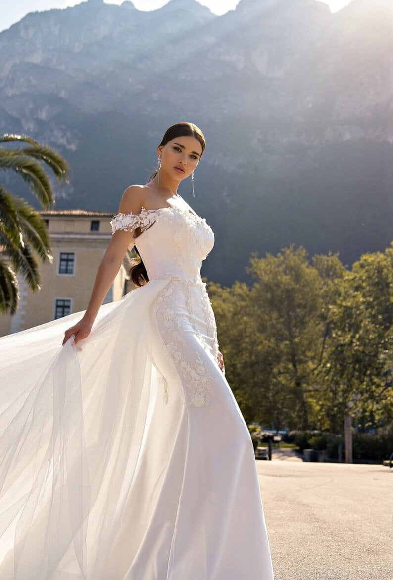 Beautiful Off The Shoulder Sweetheart Floral Lace Beaded And Pleated Trumpet Gown With Detachable Train