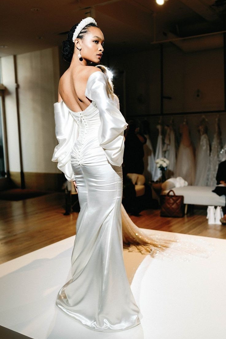 Elegantly Sexy Off The Shoulder Draped And Ruched Scoop Neck Mermaid/Trumpet Minimalist Gown