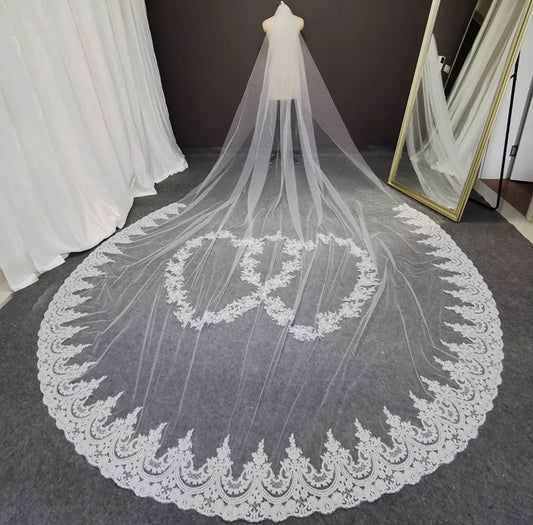 Double Center Heart Lace Appliqué With Lace Eyelash Trim Single Layer Cathedral Bridal Veil