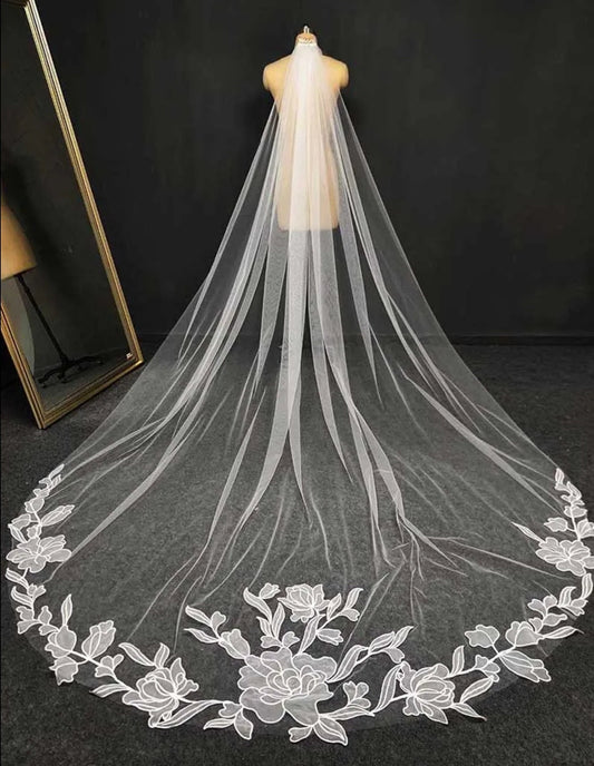 Classic Floral Lace Edge Bridal Veil