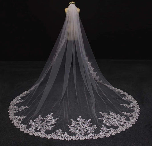 Sequin Lace Eyelash Trimmed One Layer Bridal Veil