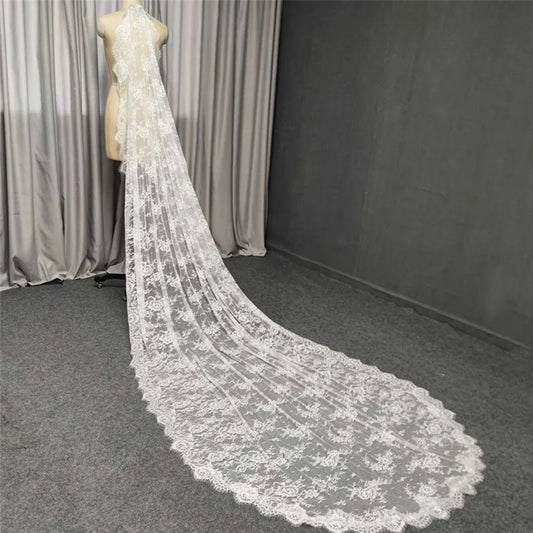 Full Floral Eyelash Lace Ivory Scalloped Edge Soft And Romantic Bridal Veil