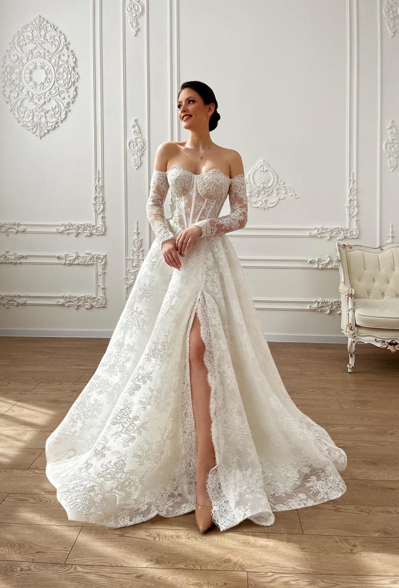 Romantic And Timeless Lace Basque Sweetheart Corset Off The Shoulder A-Line Bridal Gown