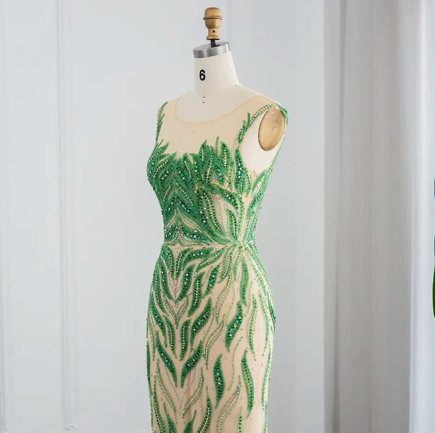 Green Sleeveless Wavy Sequin Beaded Appliqués Mother Of The Bride Special Occasion Evening Gown