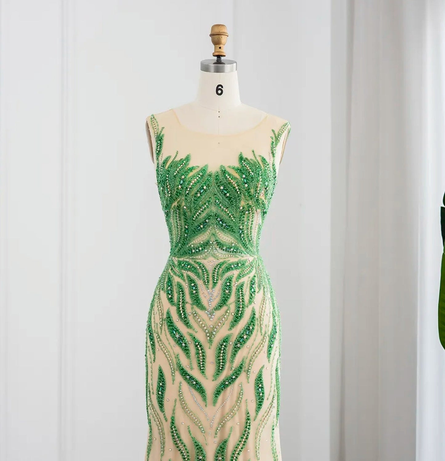 Green Sleeveless Wavy Sequin Beaded Appliqués Mother Of The Bride Special Occasion Evening Gown