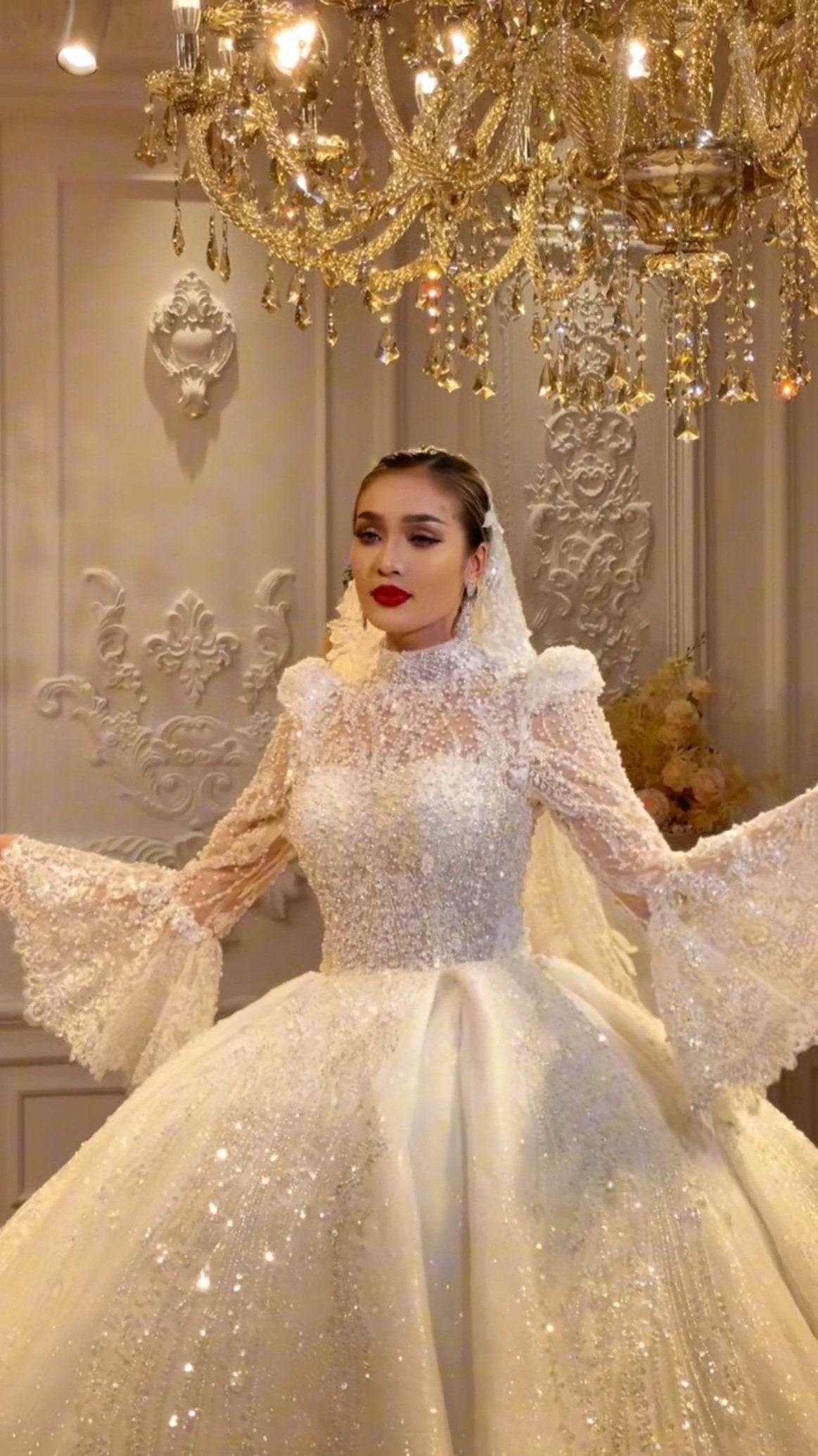 dubai princess wedding dress Dubai Luxury Sleeveless Gold Princess Wedding Dress Off Shoulder Sequine Highend Bridal Gowns Hm66709 Wedding Dresses Color Red US Size 8