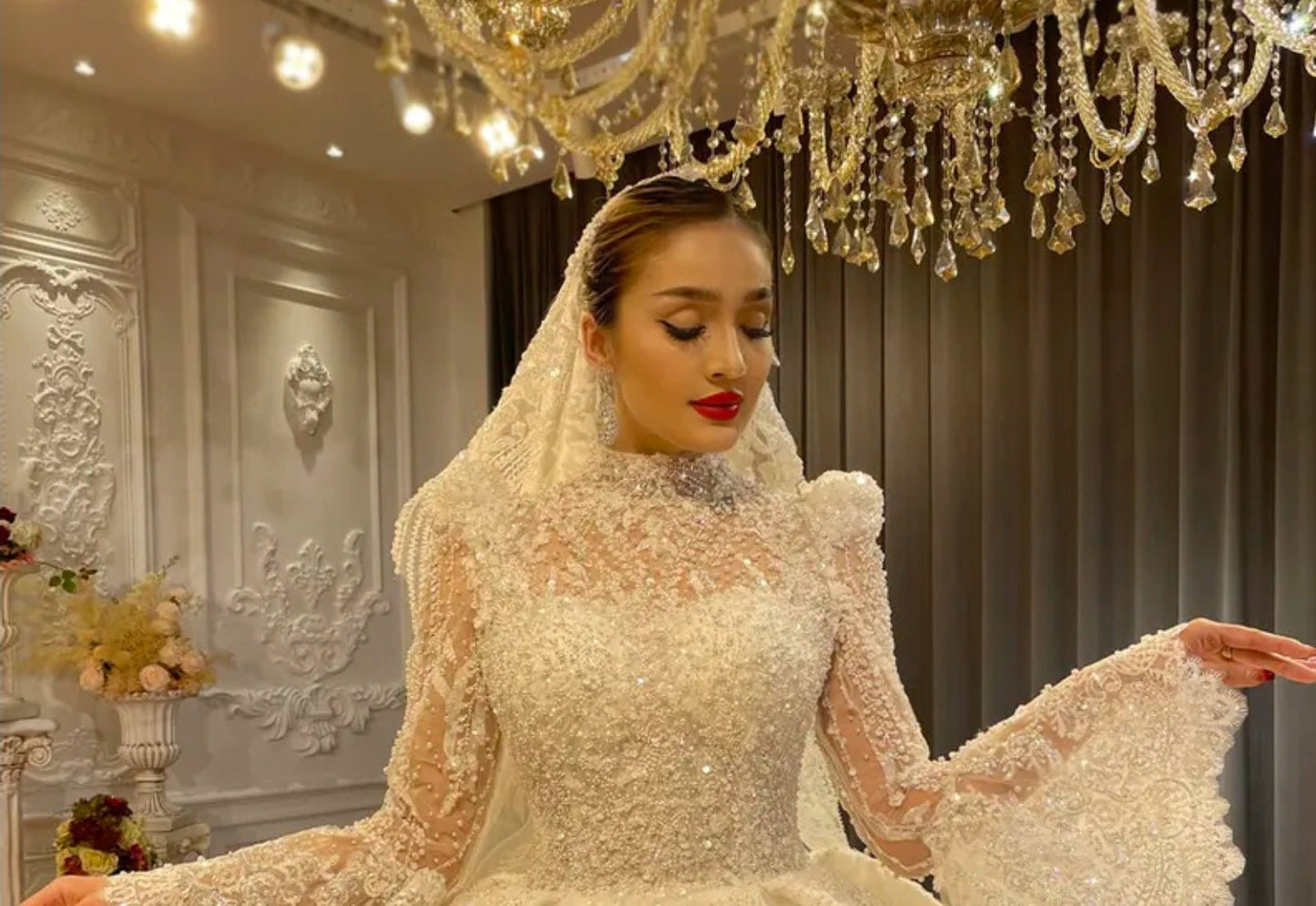 Modest Mid Neck Dubai Luxury Beaded Lace Long Flare Sleeve A-Line Shimmering Princess Bride 2024 Ball Gown