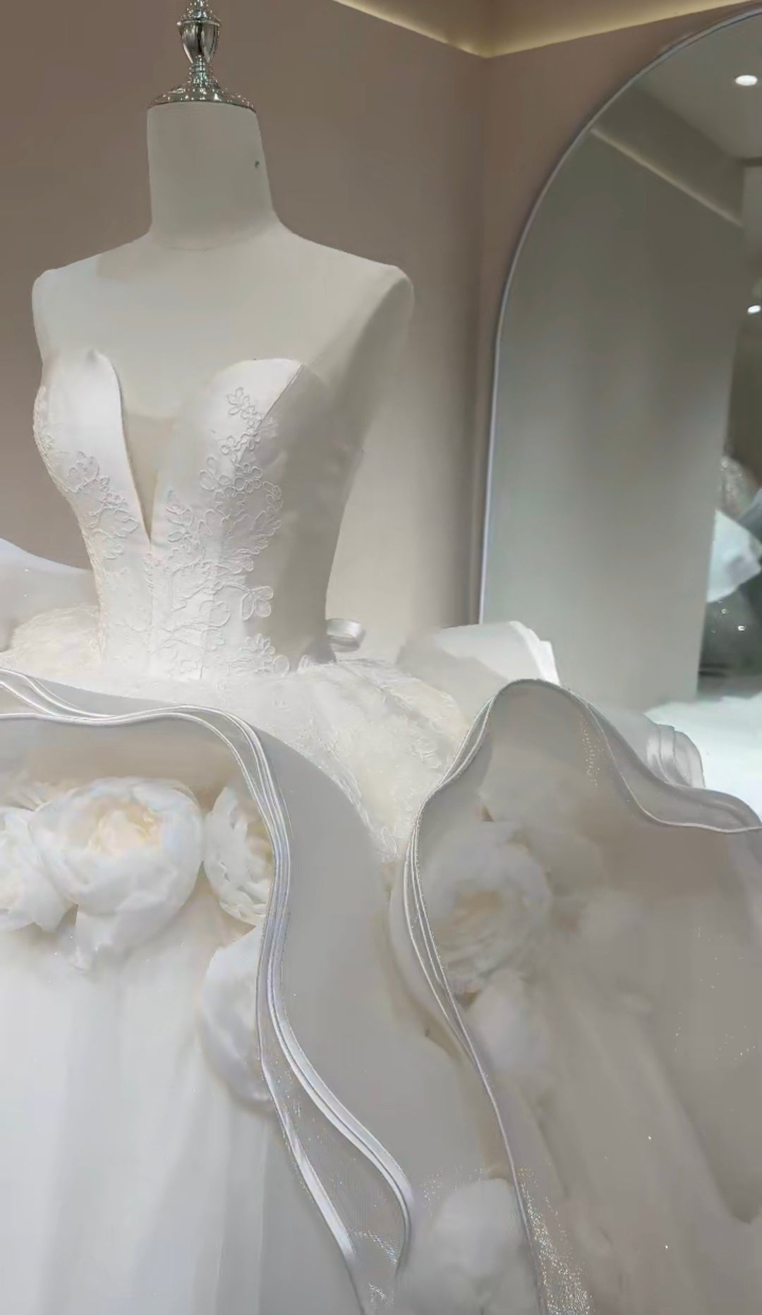 Beautifully Sculpted Elegant 3D Floral Ivory Strapless Plunging Neckline Satin Trim Wedding Bridal Gown