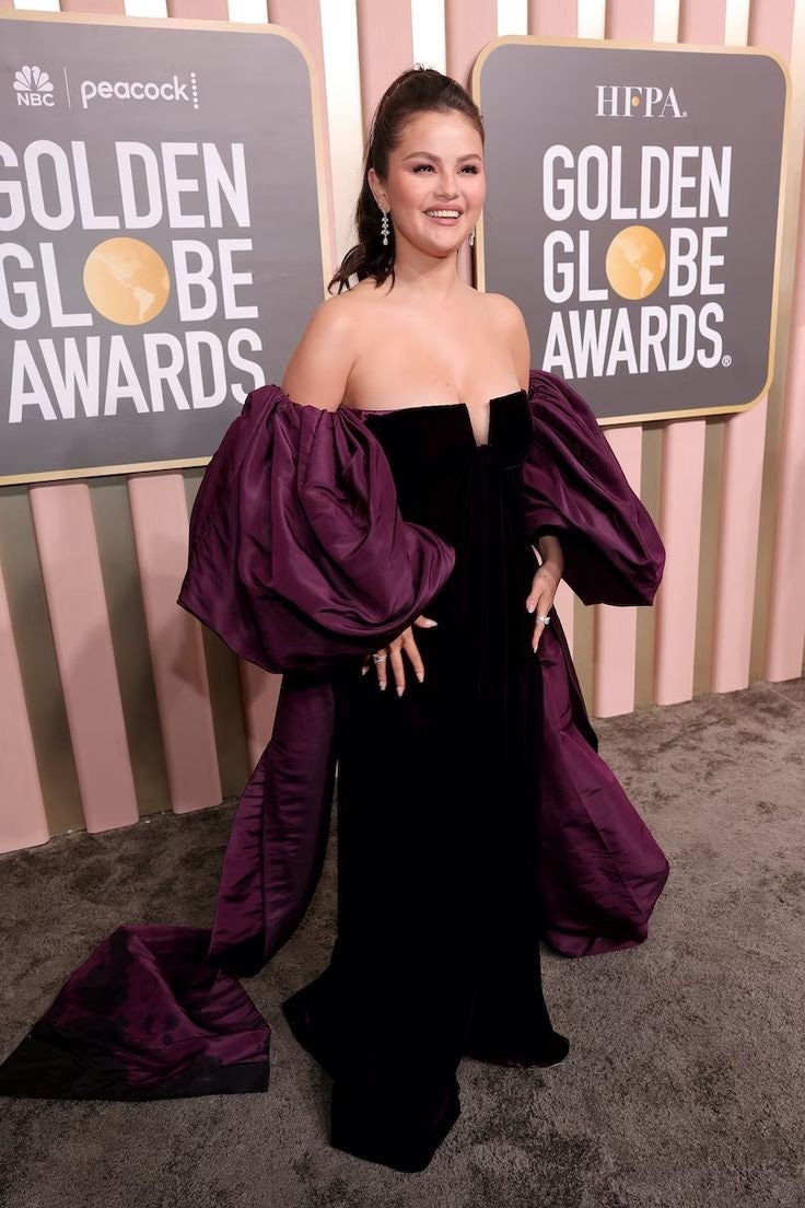 Detached Oversized Balloon Sleeves With Floor Length Train