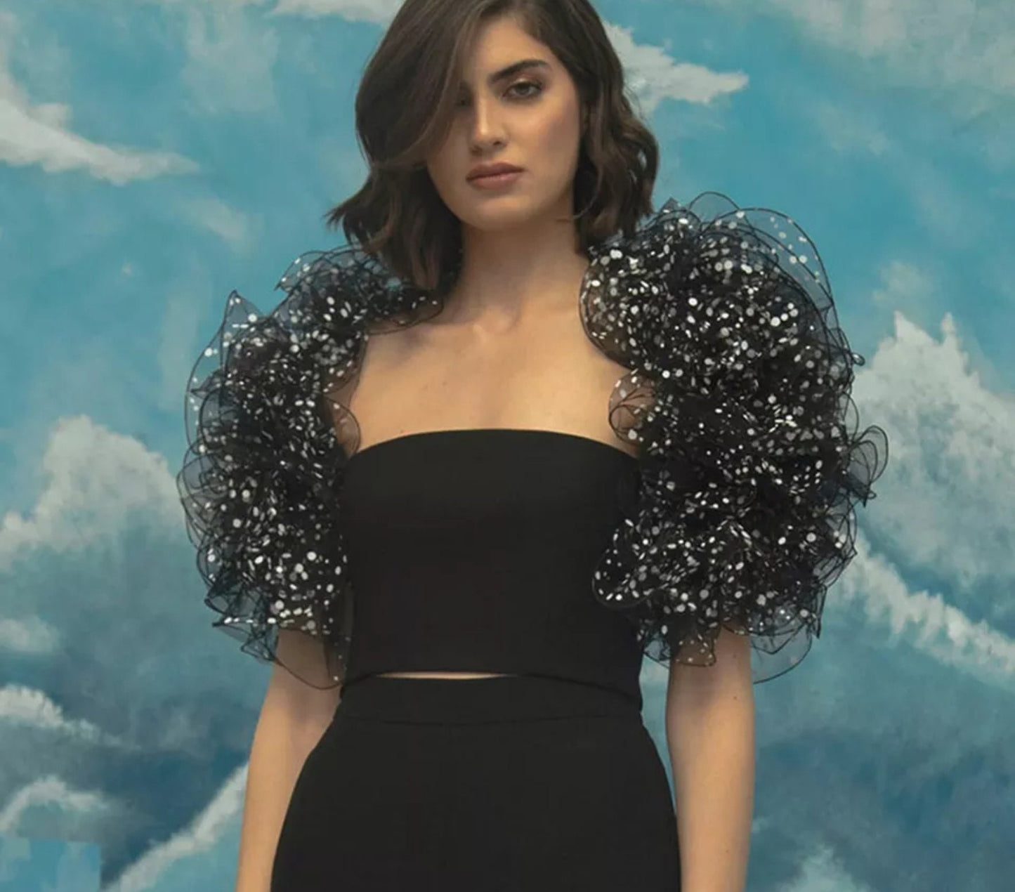 Detached Spotted Layered Ruffle Sleeves