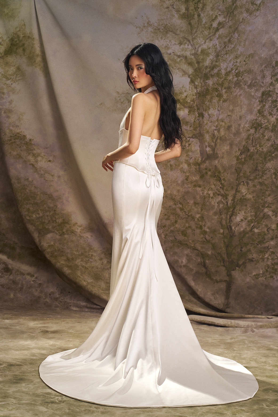 Old Hollywood Glamour Halter Neckline Modified Trumpet Bridal Gown With Front Slit & Lace Up Boned Detachable Corset