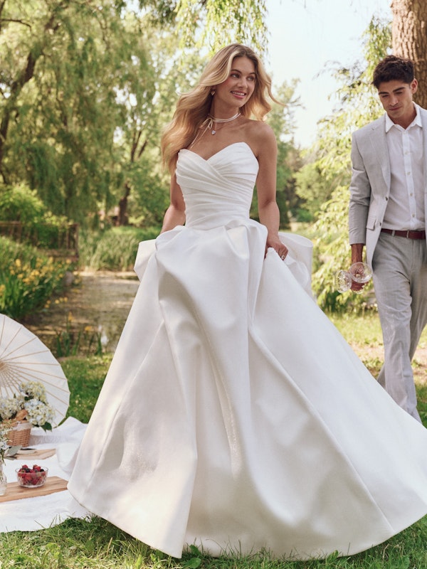 Beautiful Pleated Strapless Corset Satin Bridal Ball Gown With Detached   Bow Detail Arm Train