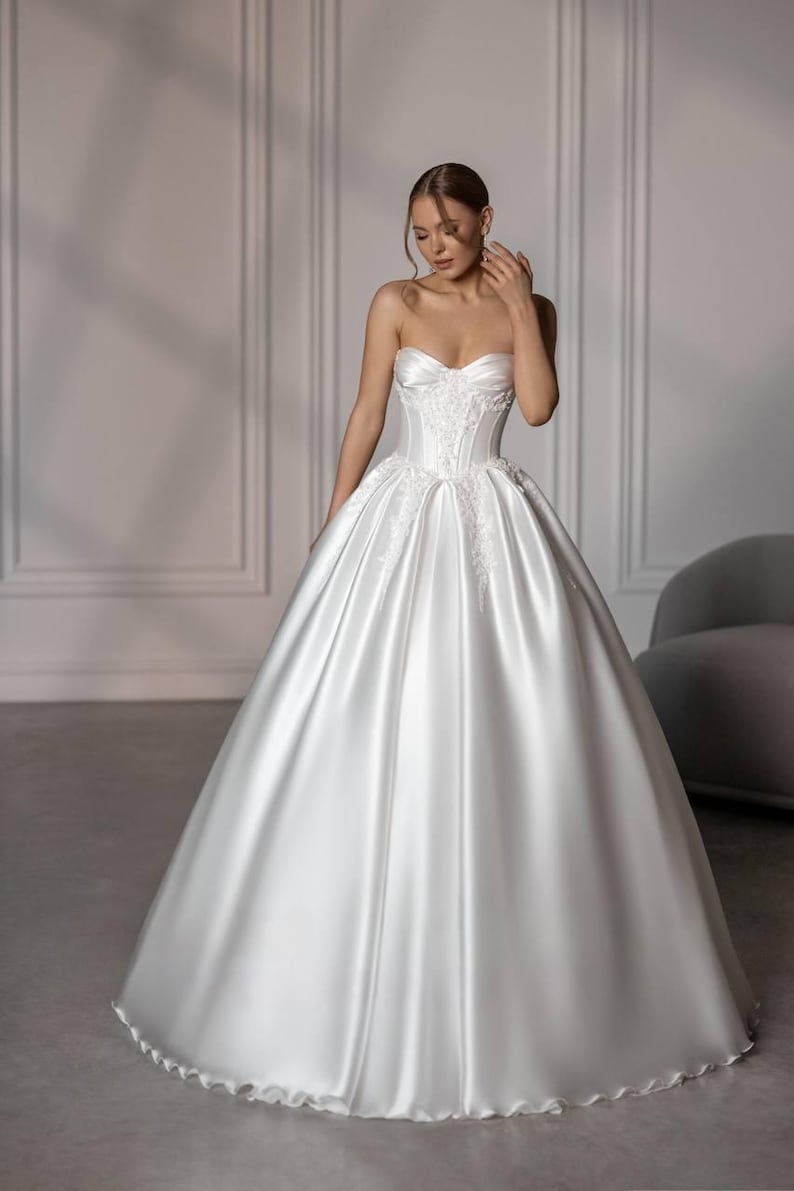 Elegant Mikado Satin Sweetheart Sequinned Floral Appliqué Pleated Corset A-Line Bridal Ball Gown