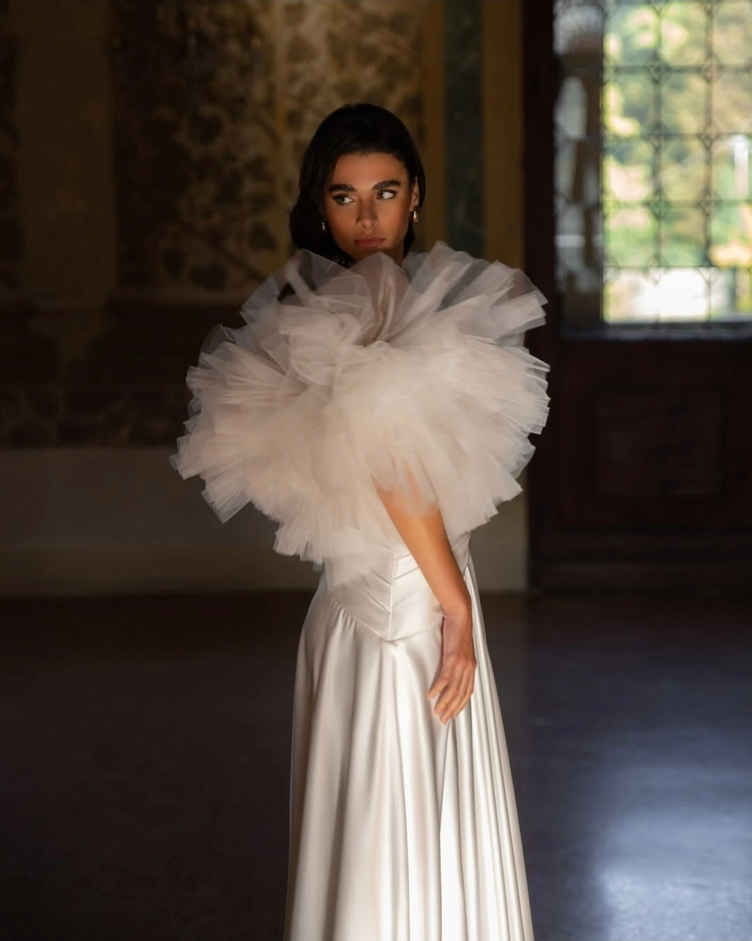 Minimalist Timeless And Elegant Strapless Pleated Luxurious Satin Trumpet Bridal Gown With Detached Layered Tulle Puff Jacket