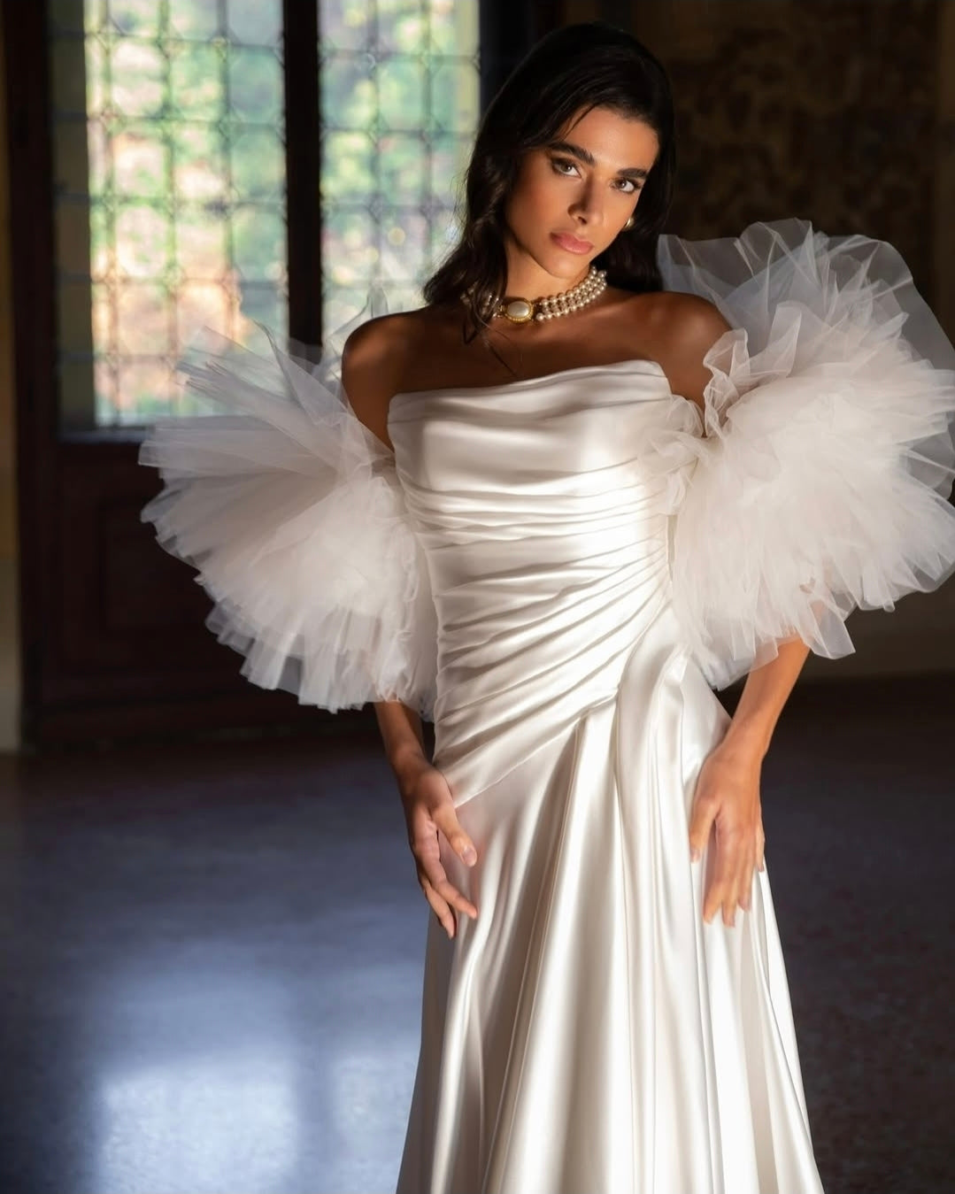 Minimalist Timeless And Elegant Strapless Pleated Luxurious Satin Trumpet Bridal Gown With Detached Layered Tulle Puff Jacket