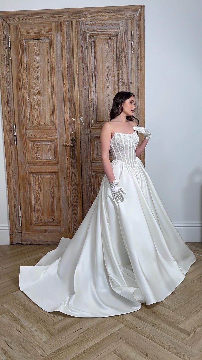 Beaded Floral Lace Corset Strapless Scoop Neck A-Line Bridal Ball Gown