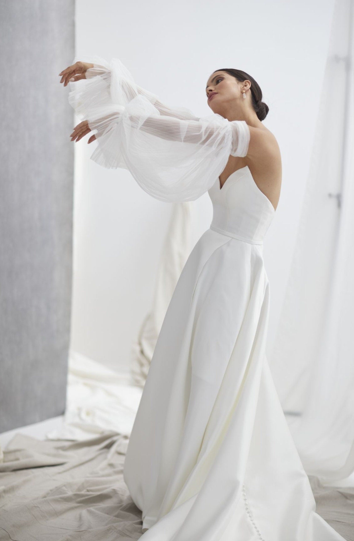 Detached Pleated Tulle Bicep Sleeves