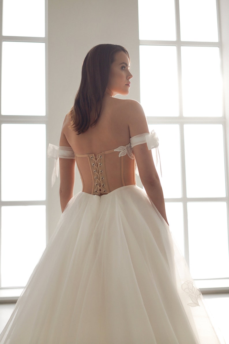 Off The Shoulder Bowknot Floral Lace Sweetheart Bodice A-Line Bridal Gown