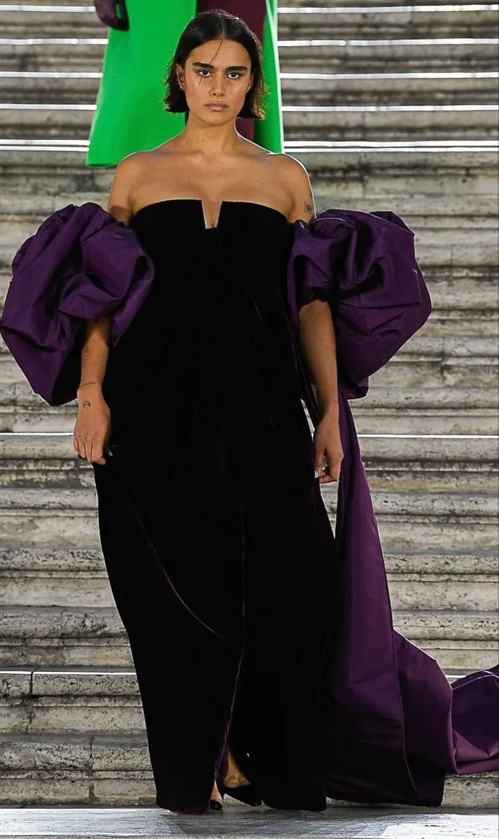 Detached Oversized Balloon Sleeves With Floor Length Train
