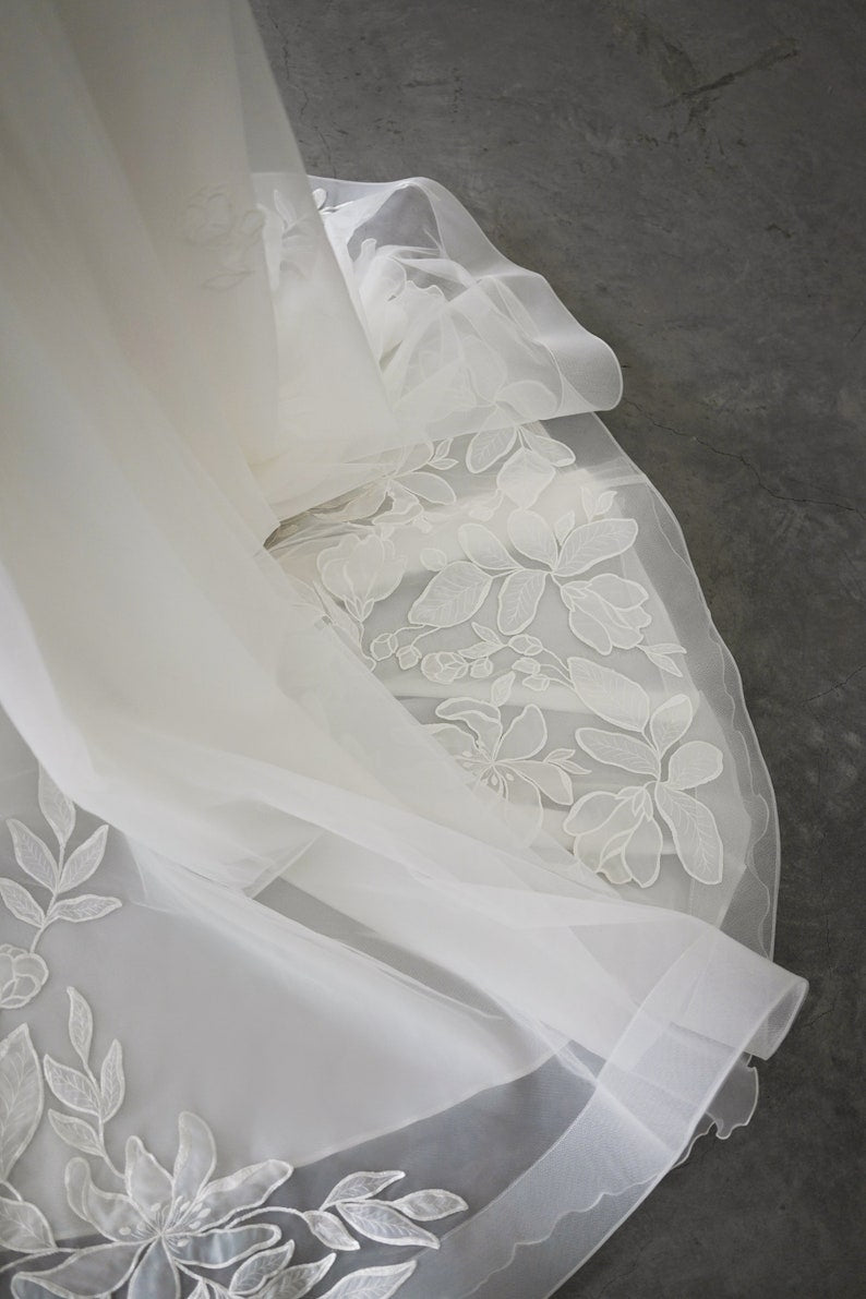 Off The Shoulder Bowknot Floral Lace Sweetheart Bodice A-Line Bridal Gown