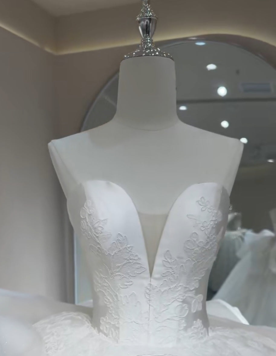 Beautifully Sculpted Elegant 3D Floral Ivory Strapless Plunging Neckline Satin Trim Wedding Bridal Gown