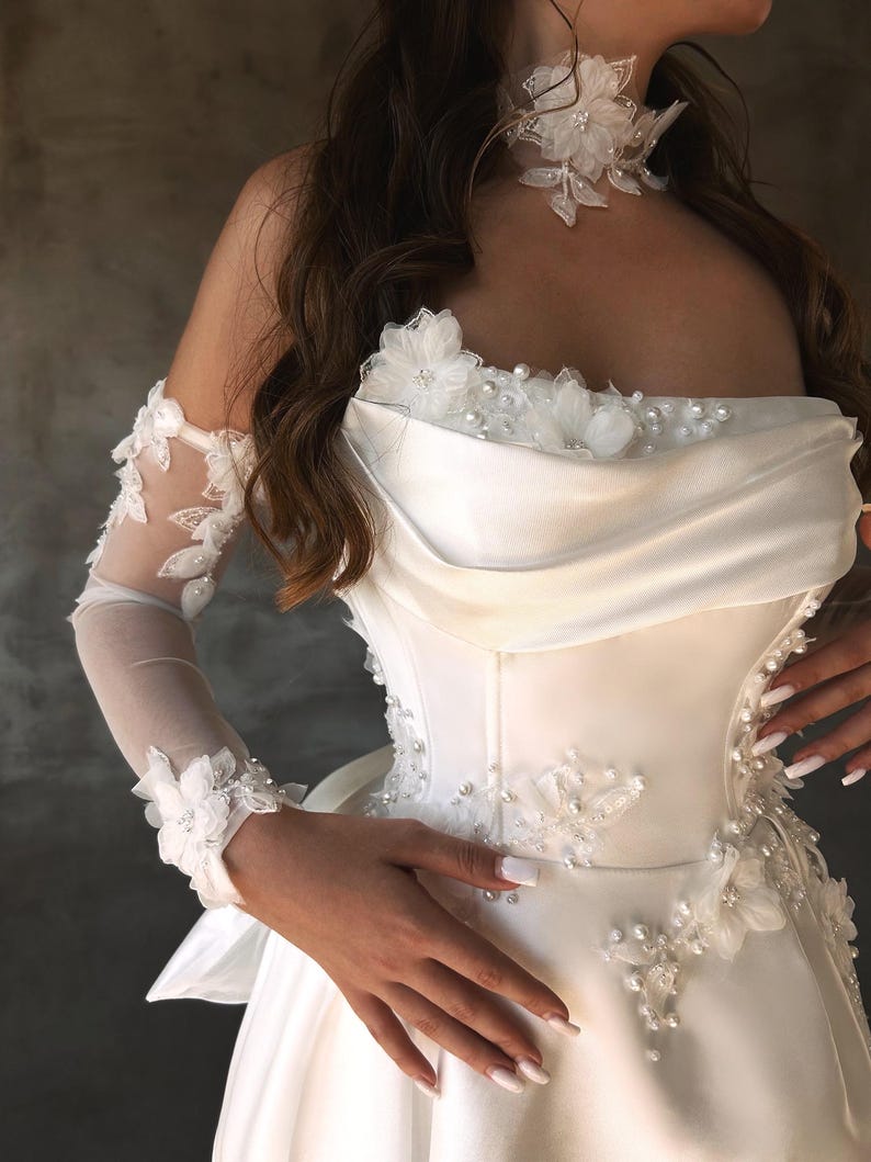 Irregular Strapless Floral Detail & Pearl Beaded Scoop Neck Corset A-line Bridal Gown With Detached Sleeves