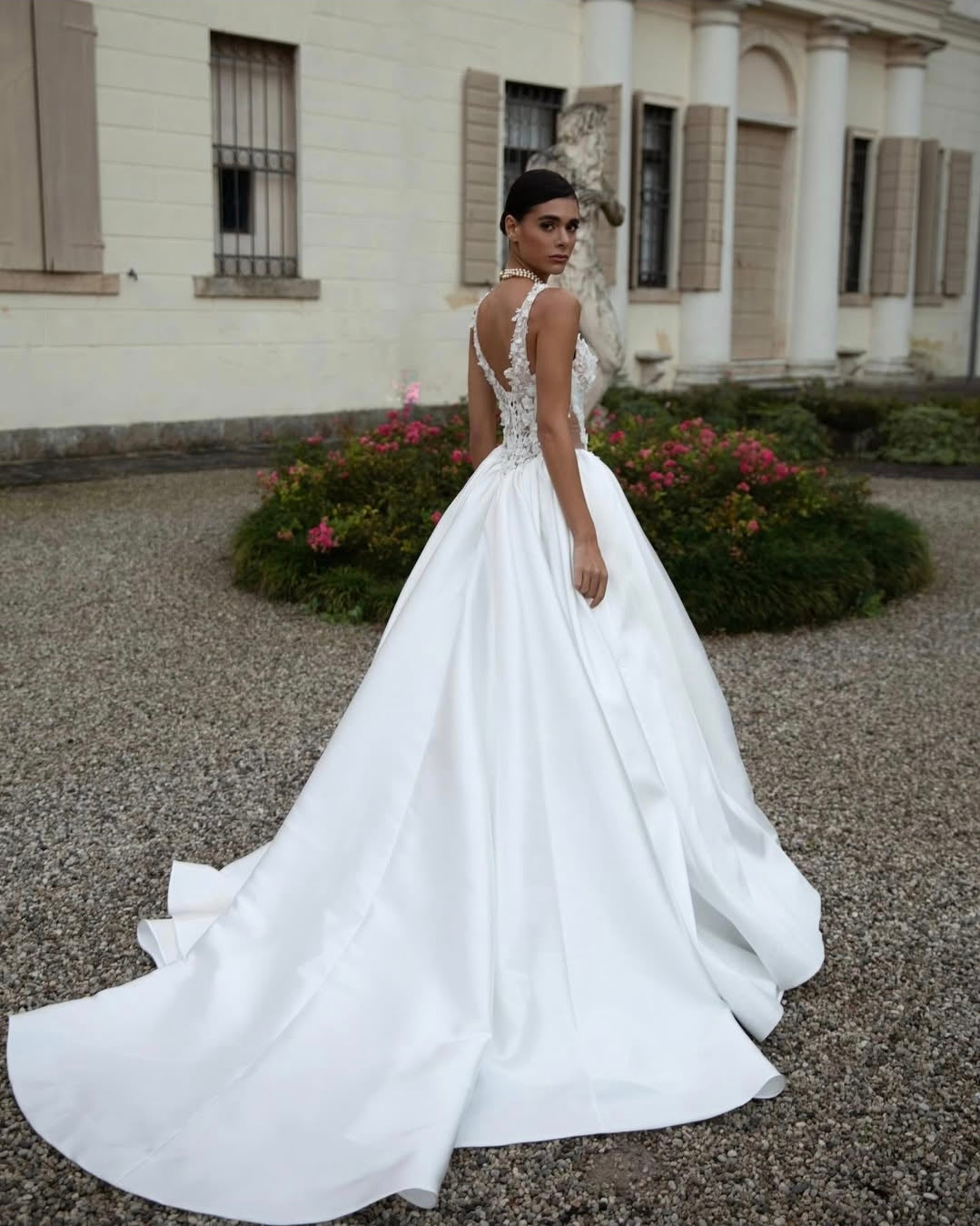 Beautiful Sleeveless Sweetheart 3D Floral Bustier Corset Satin Bridal Gown